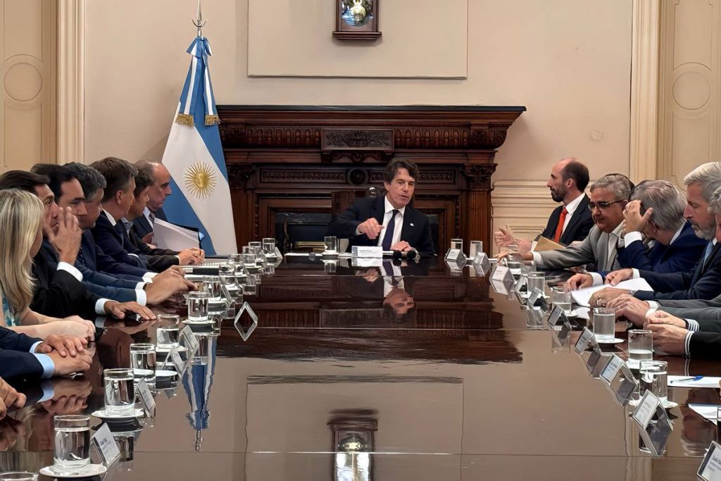 El delgado margen que tiene el gobierno para reflotar la Ley ómnibus 1 El delgado margen que tiene el gobierno para reflotar la Ley ómnibus