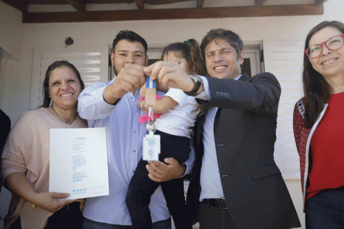 Kicillof sostuvo que Milei celebra la «fiesta» de la timba financiera mientras el resto de al economía «se desploma»