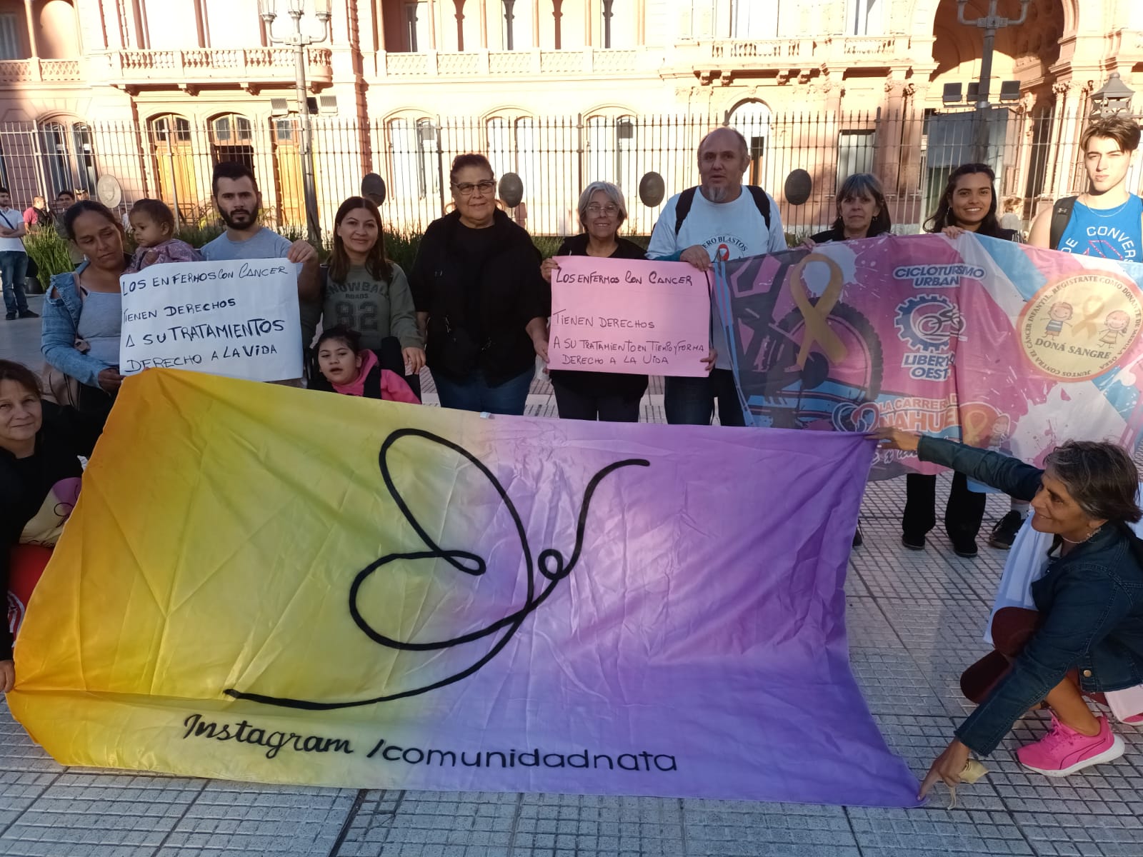 “Nos ayudamos entre nosotros”: redes para suplir los medicamentos que no entrega Nación