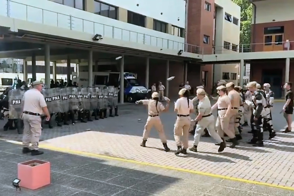 El entrenamiento estilo «División Palermo» de las Fuerzas de Seguridad para reprimir la protesta social