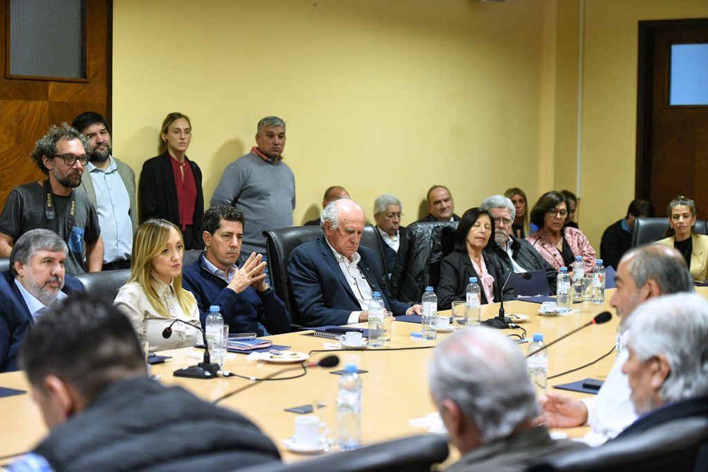 Qué se dijo en el encuentro entre los senadores peronistas y la CGT antes de la reunión de los sindicalistas con el gobierno 2 Qué se dijo en el encuentro entre los senadores peronistas y la CGT antes de la reunión de los sindicalistas con el gobierno