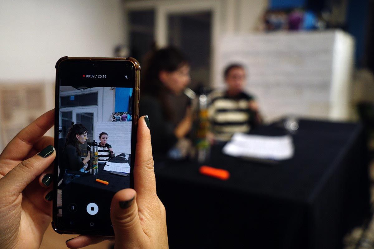 Un brindis por los ocho años de Tiempo entre trolls, fake news y nuestra comunidad