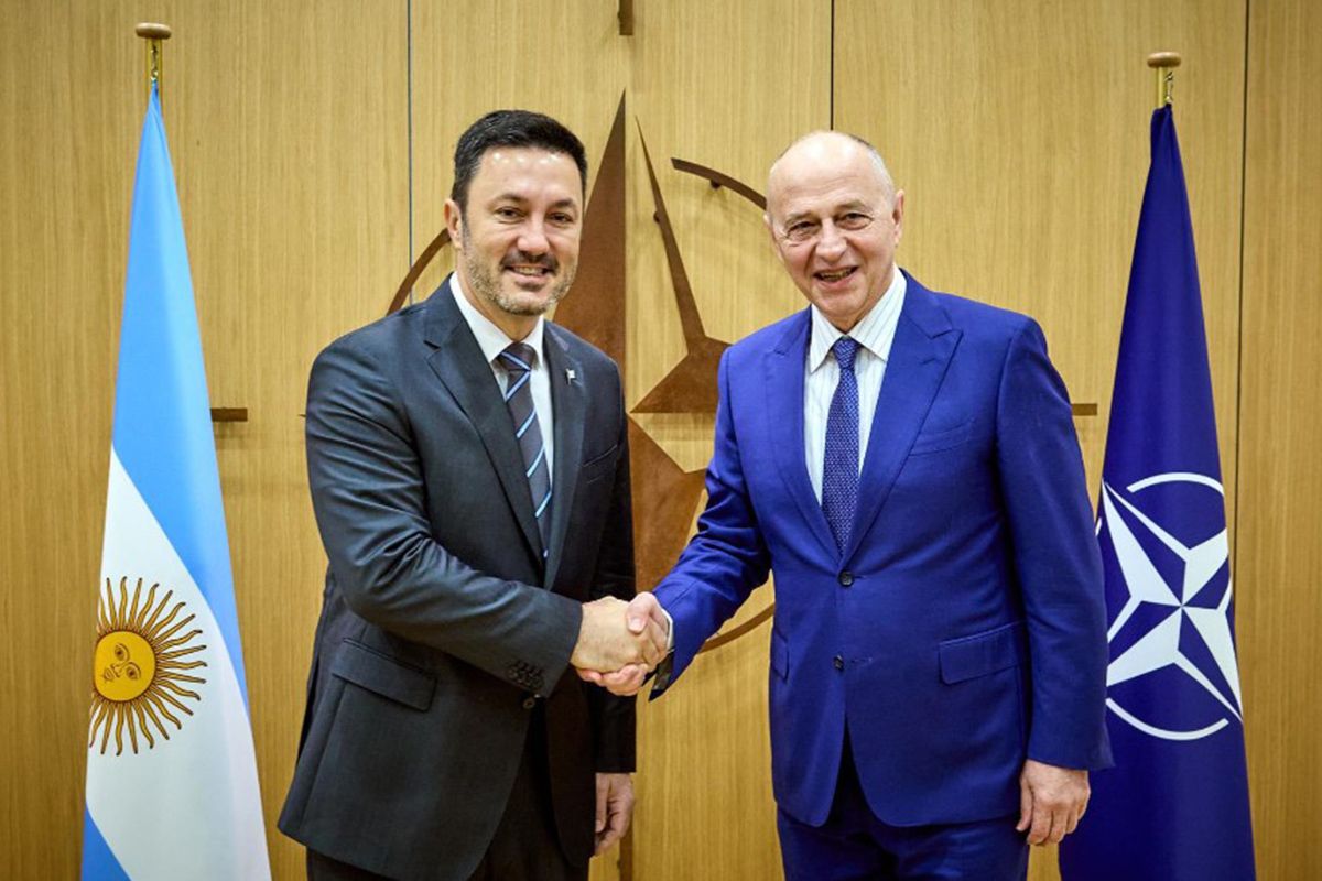 Argentina pidió unirse a la OTAN como «socio global»