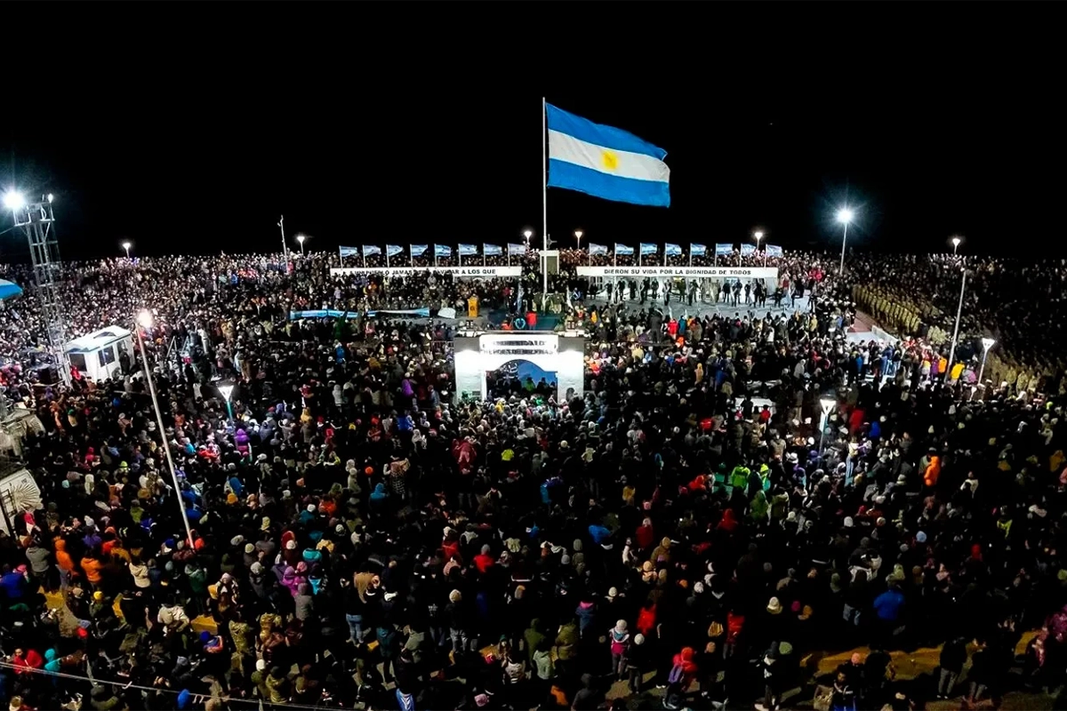 Donde late la Causa Malvinas: crónica de la vigilia de los excombatientes