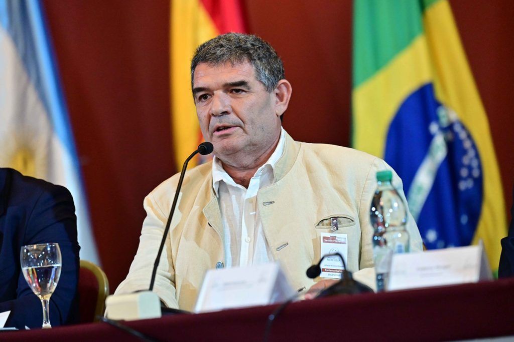 Removieron a Alfredo Olmedo de la presidencia del Parlasur 1 Removieron a Alfredo Olmedo de la presidencia del Parlasur