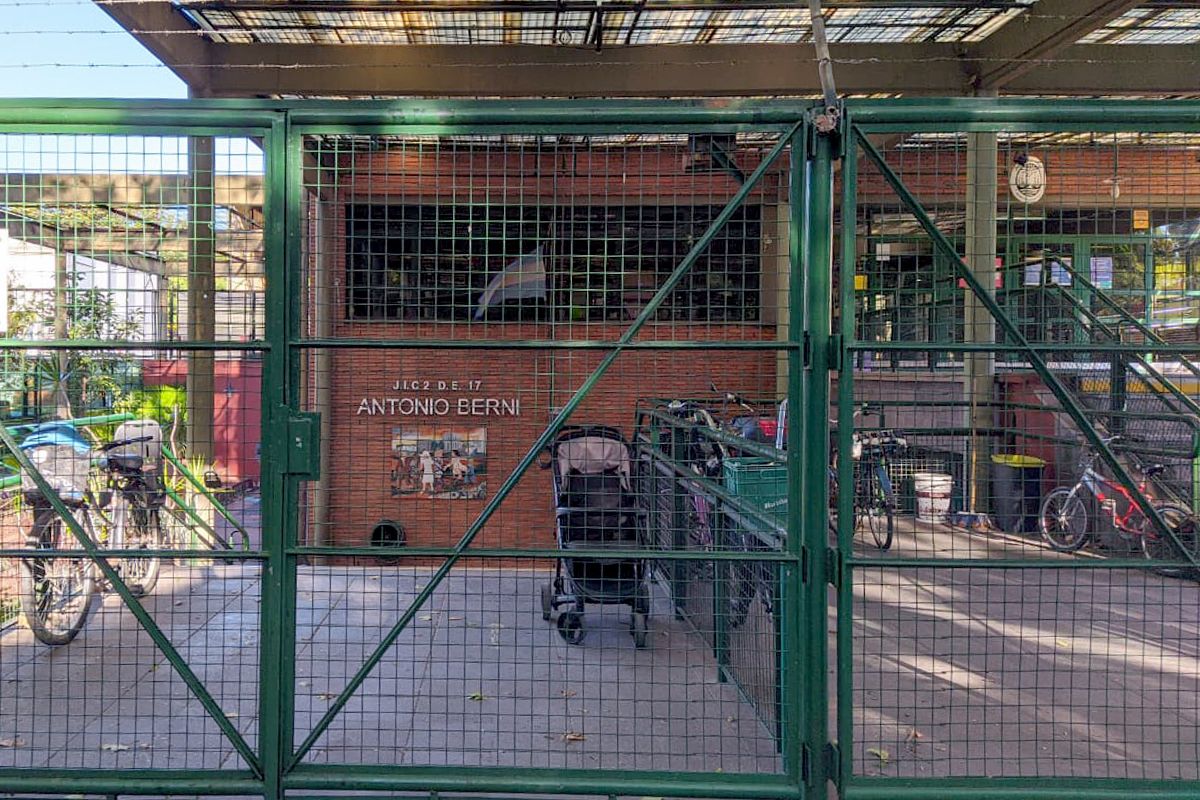 Asaltaron un jardín de infantes de Devoto: se llevaron computadoras y hasta juguetes de los chicos