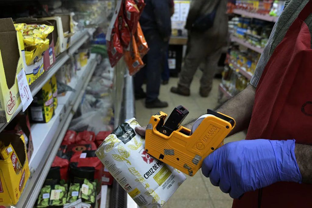 Por los ingresos bajos, familias se autoaplican la motosierra para llegar a fin de mes