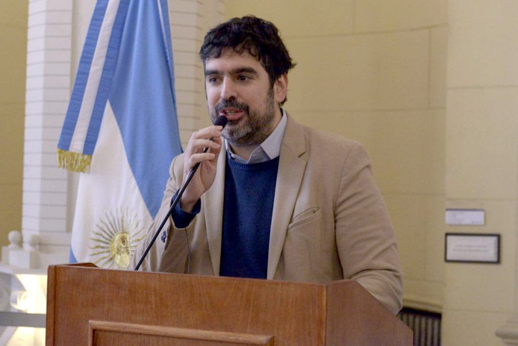 Un homenaje a Carlos Mugica que rompió la grieta en la Legislatura