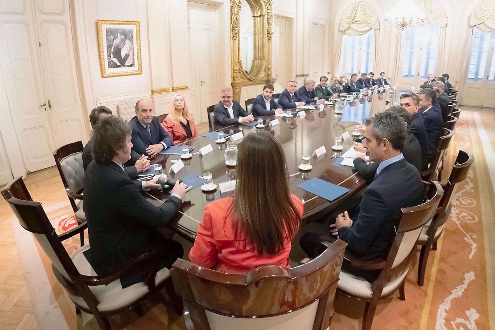 El gobierno ya instala que modificará la coparticipación sin aprobación de las provincias