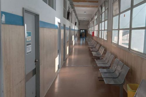 Guardias mínimas y pasillos vacíos: fuerte adhesión al paro en los hospitales