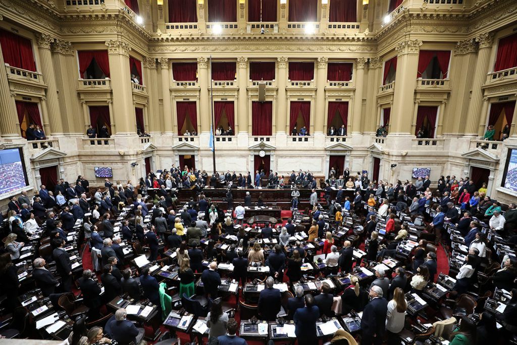 Diputados trata la reducción de la jornada laboral: trabajar menos, ¿trabajar todos? 2 Diputados trata la reducción de la jornada laboral: trabajar menos, ¿trabajar todos?