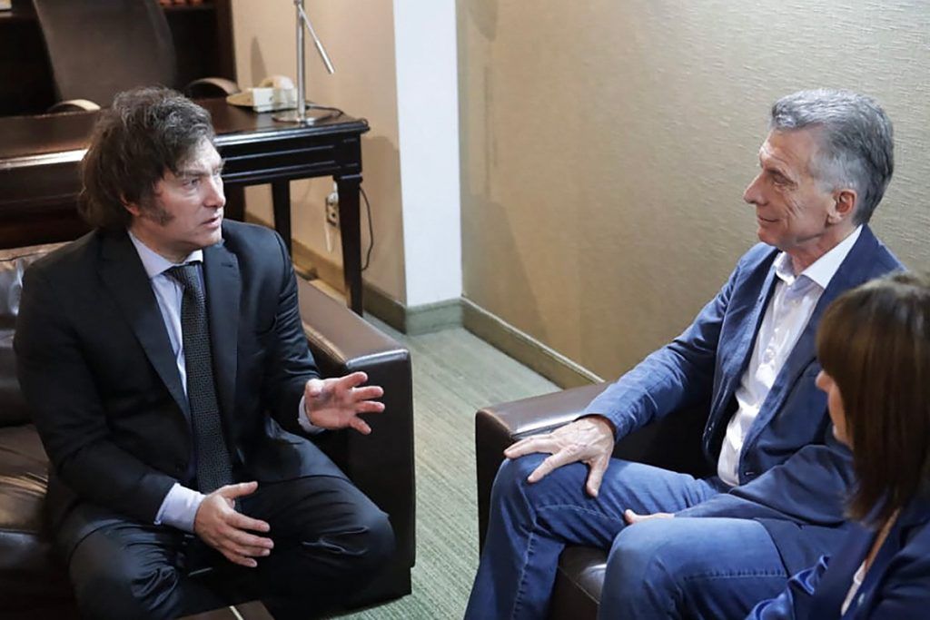 Frenar la hemorragia política: reunión de emergencia entre Karina Milei, Santiago Caputo, Francos y los Menem 2 Frenar la hemorragia política: reunión de emergencia entre Karina Milei, Santiago Caputo, Francos y los Menem