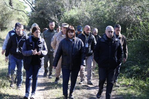 Patricia Bullrich llevó su show a Corrientes y armó un mega rastrillaje en la casa de la abuela de Loan: «No hay datos nuevos»