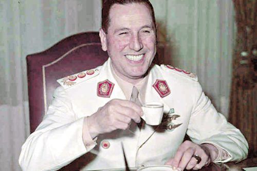 El diccionario histórico del peronismo, un libro para el aula, el club del barrio o la unidad básica