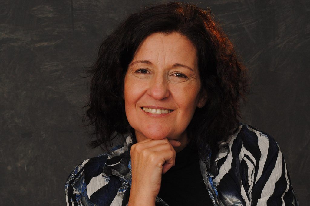 Liliana Bodoc: publican “El hilo de oro”, un libro que reúne sus clases y apuntes sobre el arte de narrar