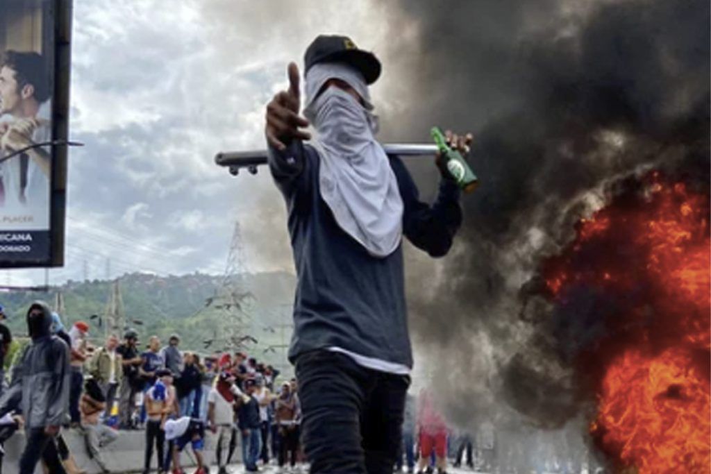La llamarada del día después en Caracas 1 La llamarada del día después en Caracas