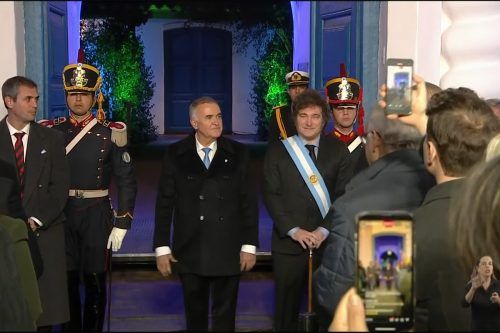 Milei viaja a Tucumán por el 9 de julio y buscará una foto junto a los gobernadores