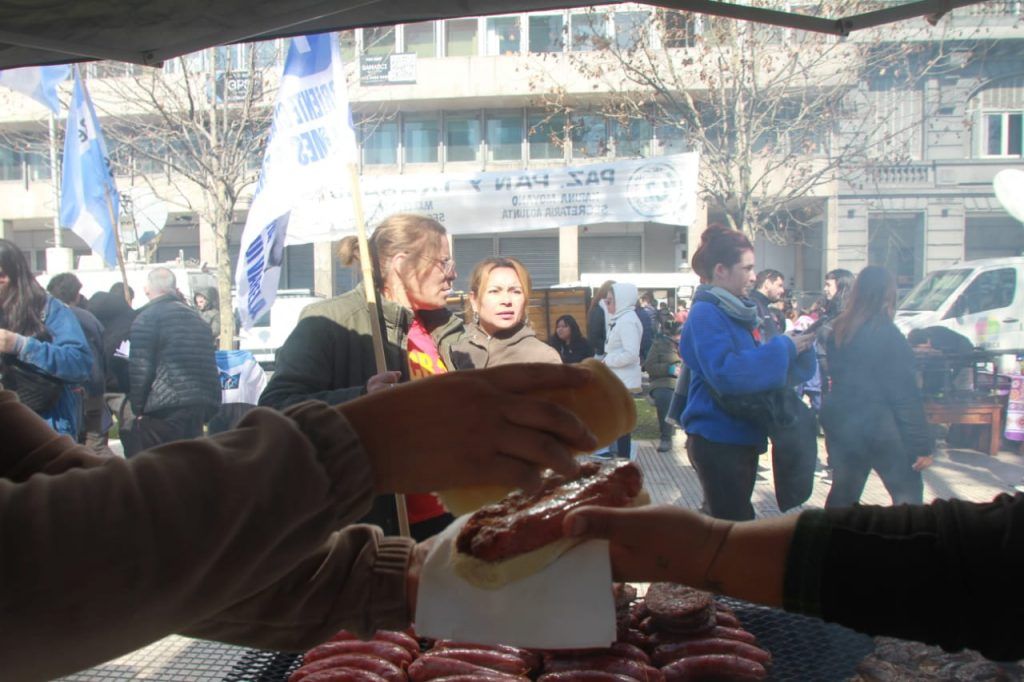 Postales de San Cayetano a la Plaza de Mayo