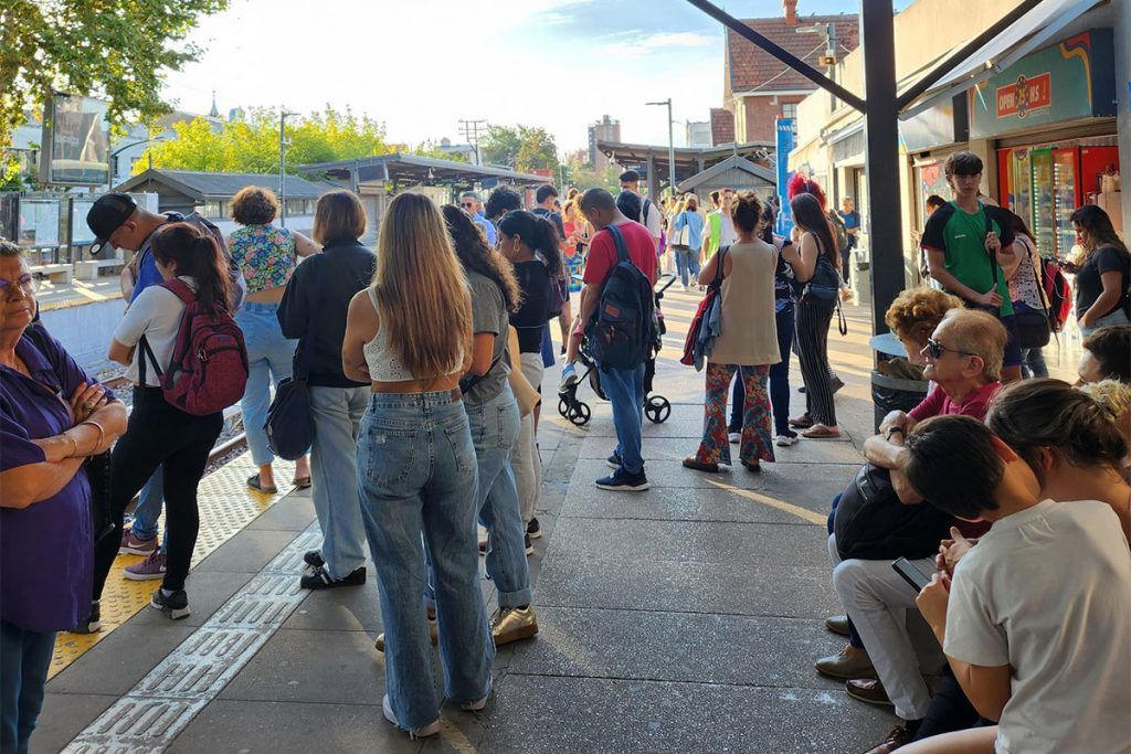 Los trenes ya no deberán entrar a las terminales a 5 km/h: la medida había sido instaurada tras el segundo siniestro de Once 2 Los trenes ya no deberán entrar a las terminales a 5 km/h: la medida había sido instaurada tras el segundo siniestro de Once