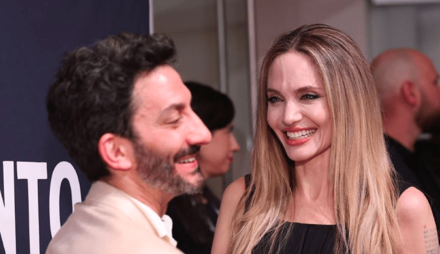 Angelina Jolie y Juan Minujín compartieron el estreno de "Sin sangre"