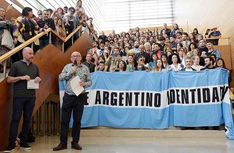Leonardo Sbaraglia: “No sólo hay que salvar al cine argentino, hay que salvar a la Argentina” 1 Leonardo Sbaraglia: “No sólo hay que salvar al cine argentino, hay que salvar a la Argentina”