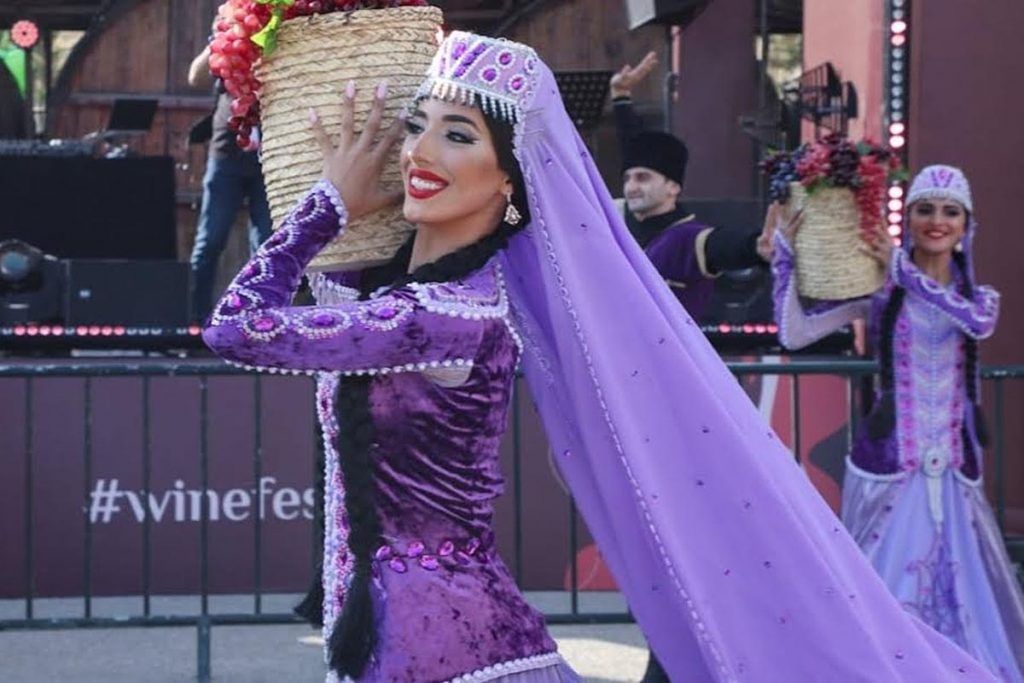 En Azerbaiyán también alzan las copas: un viaje al Festival de la Uva y el Vino de Shamakhi 2 En Azerbaiyán también alzan las copas: un viaje al Festival de la Uva y el Vino de Shamakhi