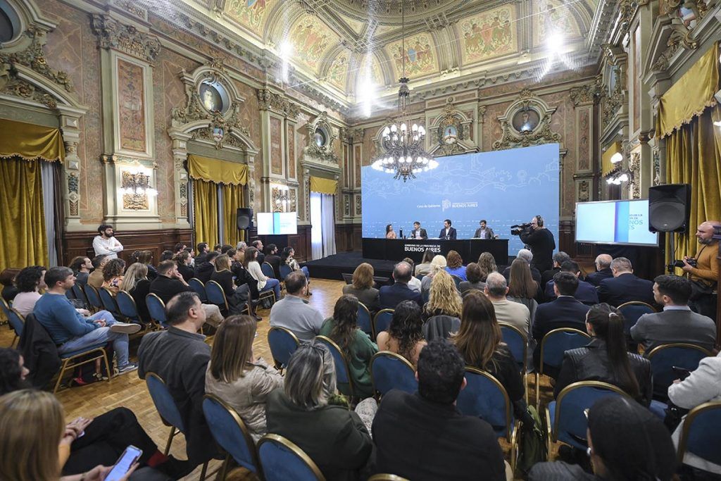 Tras lanzar el plan contra el dengue, Kicillof fulminó a Milei: "No se hace cargo"