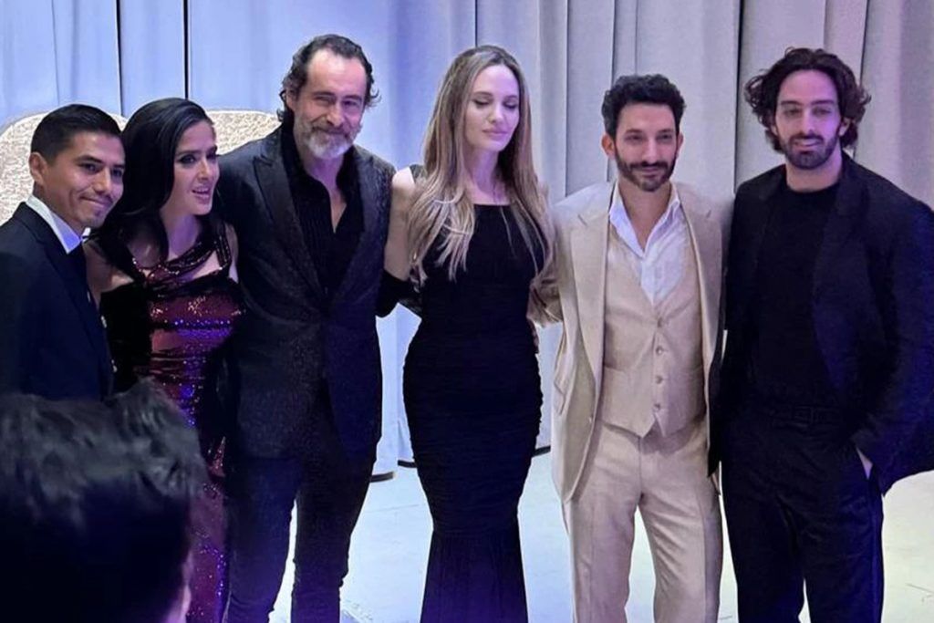 Angelina Jolie y Juan Minujín compartieron el estreno de "Sin sangre"