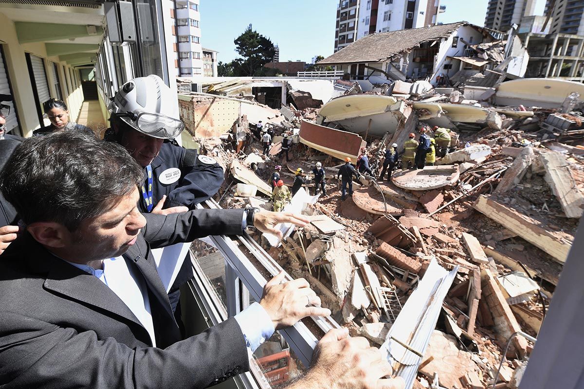 Gesell: Kicillof declaró el Estado de Emergencia por 30 días para ayudar a los damnificados del derrumbe