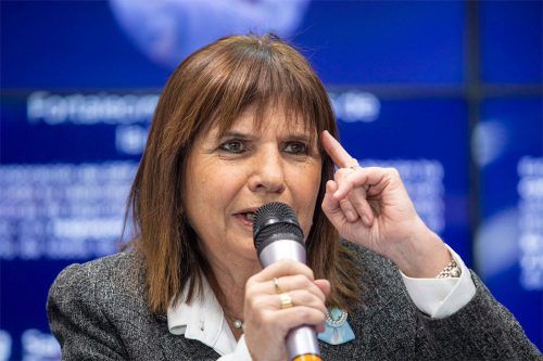 Lo que Bullrich calla: más de 2200 efectivos de las fuerzas federales renunciaron en seis meses por los bajos salarios y la mala obra social