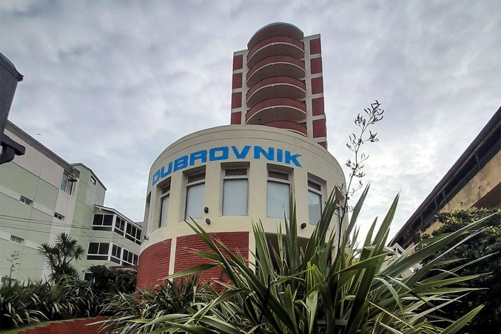 Derrumbe en Gesell: apuntan a los arquitectos, albañiles y a la Sociedad Anónima dueña del hotel 2 Derrumbe en Gesell: apuntan a los arquitectos, albañiles y a la Sociedad Anónima dueña del hotel
