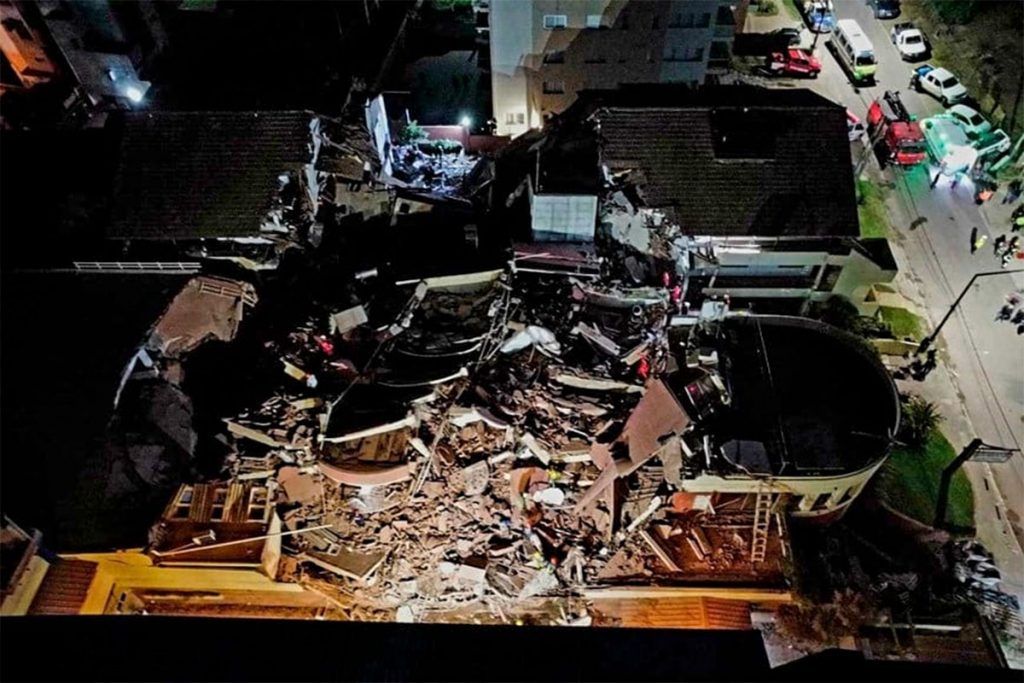 Derrumbe en Gesell: apuntan a los arquitectos, albañiles y a la Sociedad Anónima dueña del hotel 1 Derrumbe en Gesell: apuntan a los arquitectos, albañiles y a la Sociedad Anónima dueña del hotel