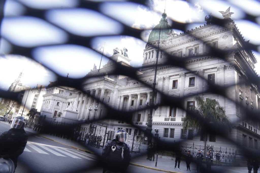 Postales de la multitudinaria manifestación contra el ajuste de Milei