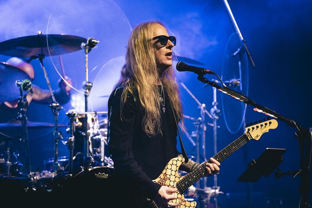 Domingo de grunge: Jerry Cantrell y sus oscuros himnos coparon Chacarita 2 Domingo de grunge: Jerry Cantrell y sus oscuros himnos coparon Chacarita