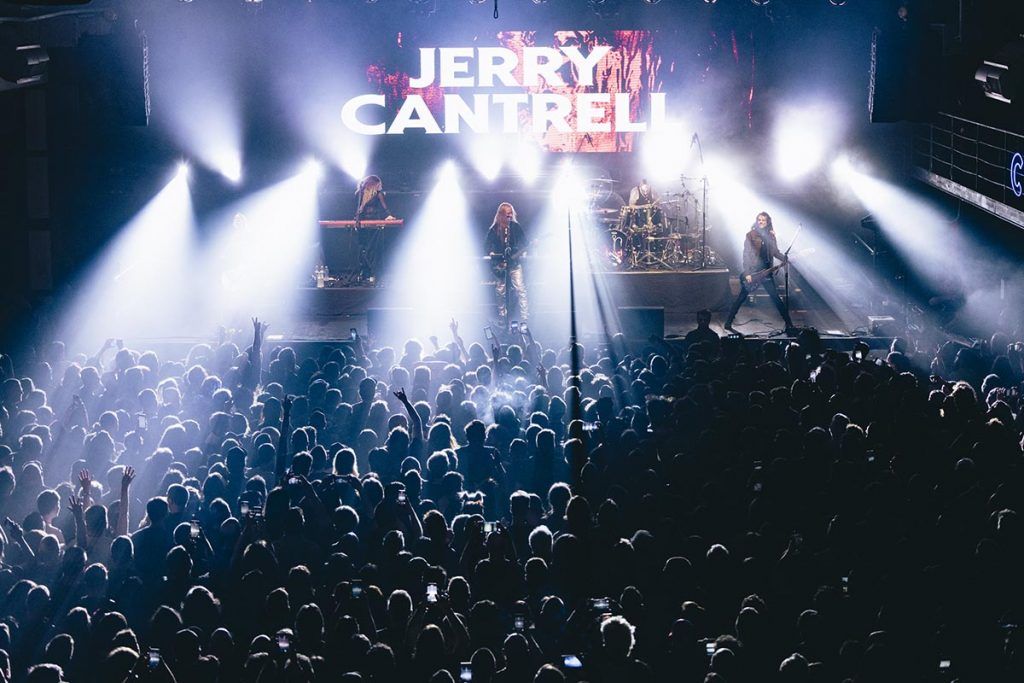 Domingo de grunge: Jerry Cantrell y sus oscuros himnos coparon Chacarita 1 La banda solista del fundador y líder de Alice in Chains llegó a la Argentina para presentar el flamante álbum