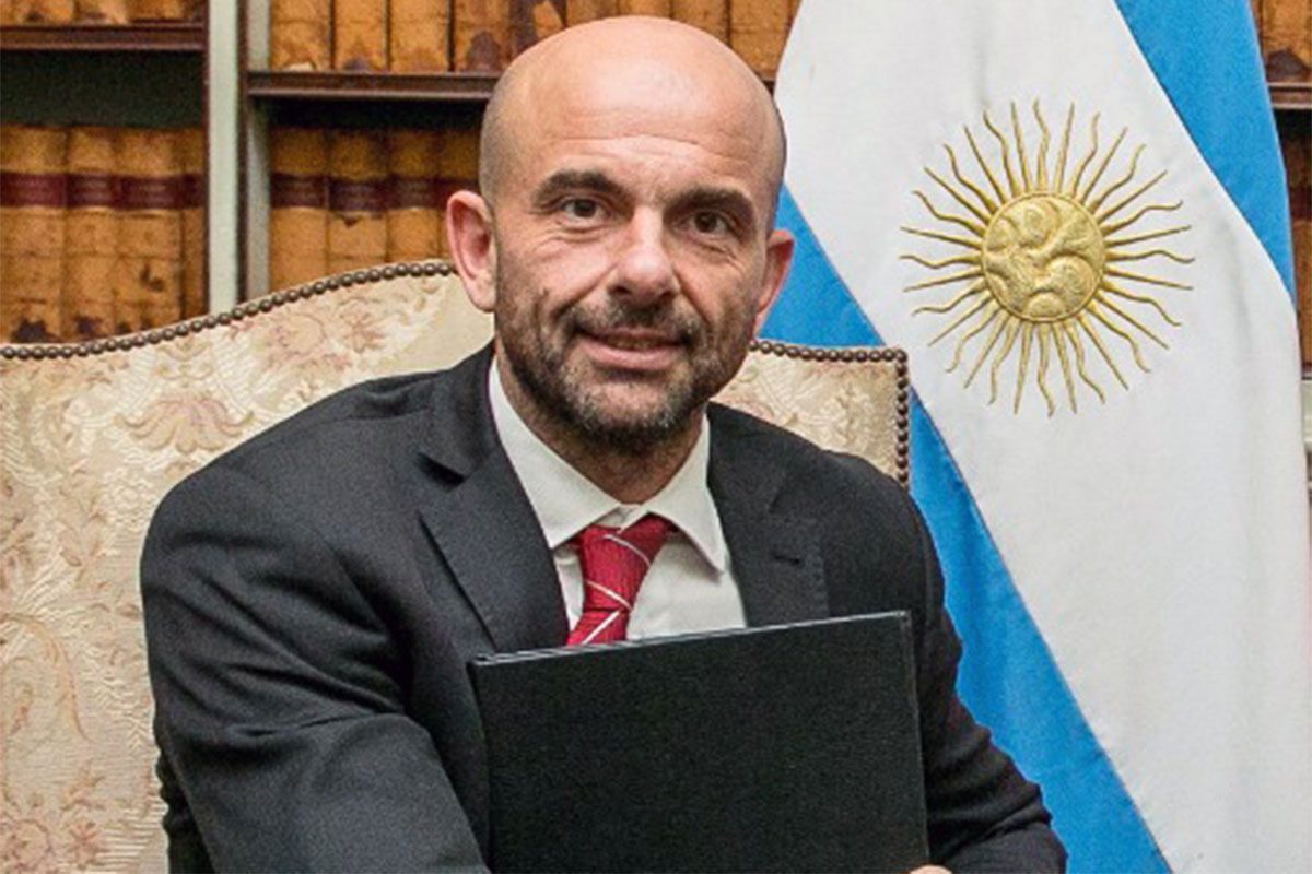 Milei echó al secretario de Transporte, Franco Mogetta