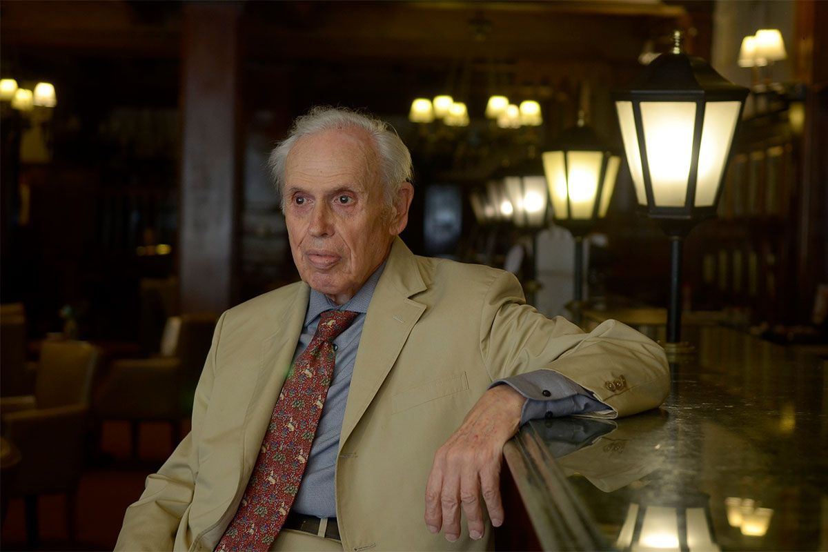 Roberto Savio: “Milei debería saber que sacar los tanques a la calle no sirve”