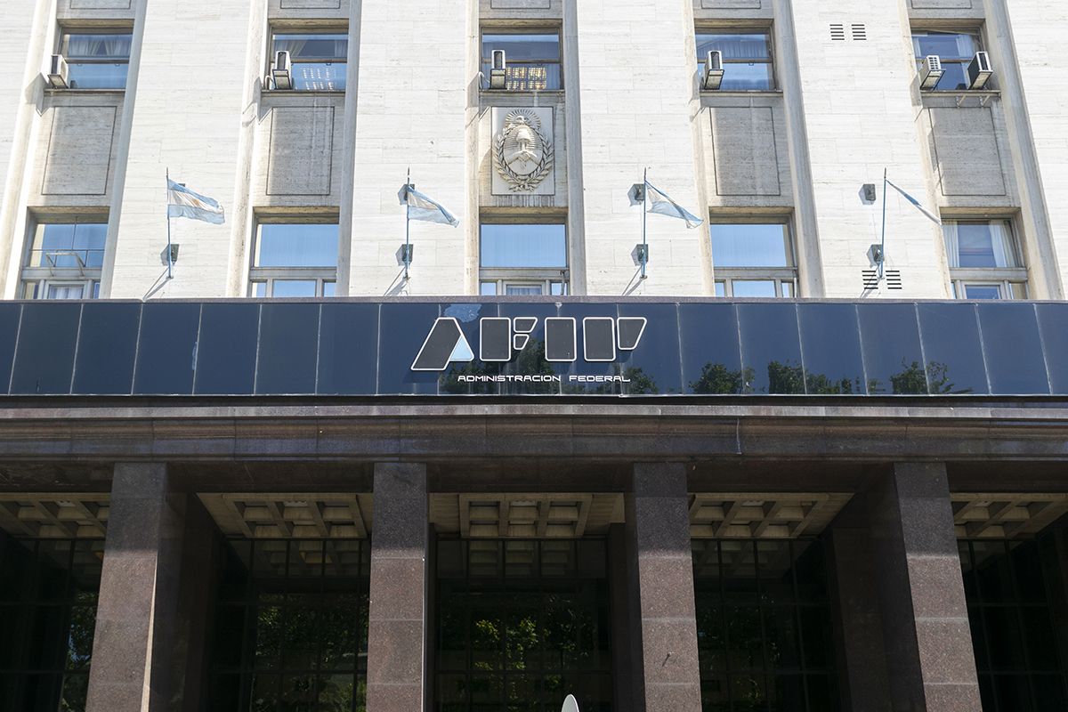 La recaudación tributaria subió 2,4% en junio por el IVA, la seguridad social y bienes personales