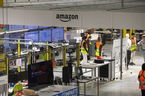 La economía que festeja Milei: en octubre se registró un récord de productos importados despachados en el país