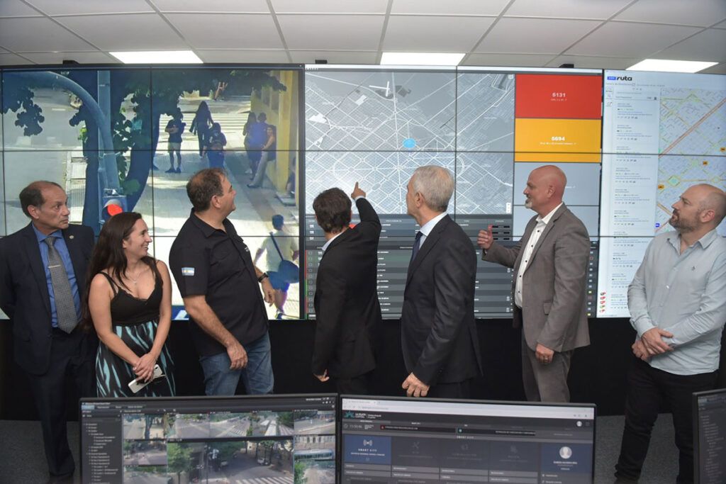 Seguridad: Kicillof y Alak inauguraron el nuevo centro de operaciones de La Plata 2 Seguridad: Kicillof y Alak inauguraron el nuevo centro de operaciones de La Plata