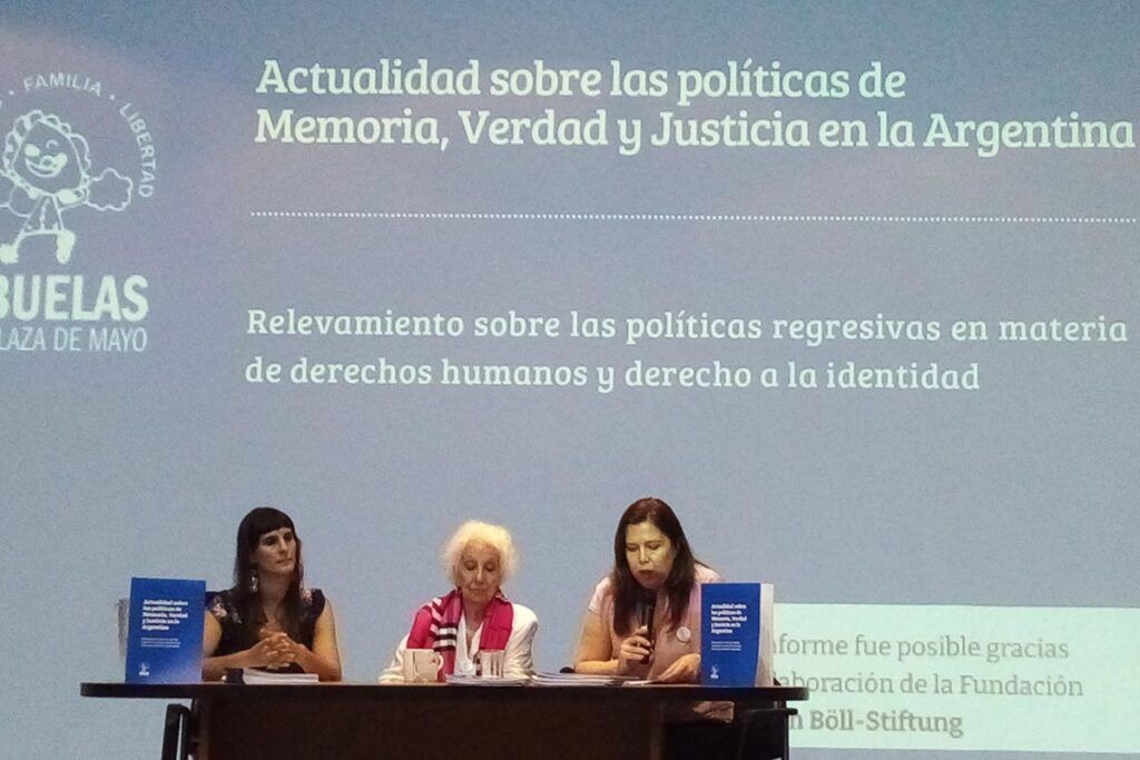 Abuelas de Plaza de Mayo presentó un informe que denuncia retrocesos en Derechos Humanos 1 Abuelas de Plaza de Mayo presentó un informe que denuncia retrocesos en Derechos Humanos