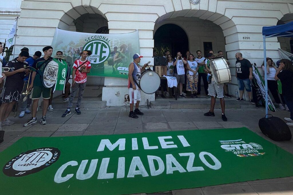 Personal del INTI, CNEA y la Unsam se unen en una caravana "por la ciencia, la tecnología y la producción"