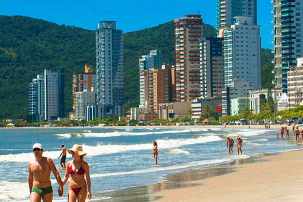 El sector turístico explicó más de la mitad del déficit de la cuenta corriente en el primer trimestre y la sangría se profundiza