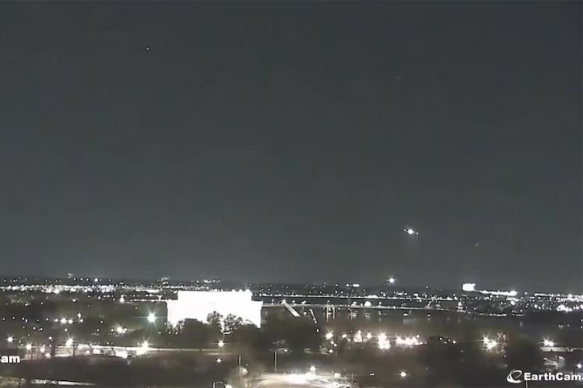 Tragedia aérea en Washington: llevan rescatados 18 cuerpos del río Potomac 1 Tragedia aérea en Washington: llevan rescatados 18 cuerpos del río Potomac