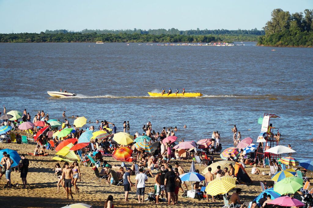 Colón, Entre Ríos: termas, palmeras y carnavales para pasar el verano 2 Colón, Entre Ríos: termas, palmeras y carnavales para pasar el verano