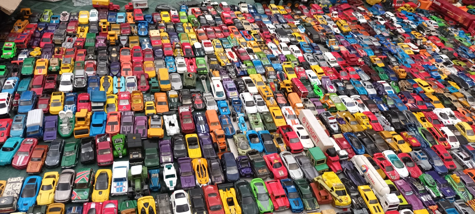 La Ciudad desalojó a manteros en Parque Rivadavia: vecinos y coleccionistas esperan que se revea la medida 3 La Ciudad desalojó a manteros en Parque Rivadavia: vecinos y coleccionistas esperan que se revea la medida