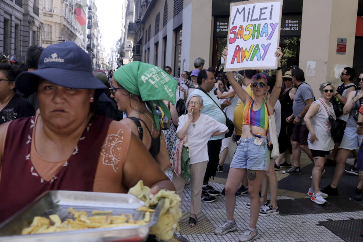 Postales de orgullo y lucha contra el fascismo 7 Postales de orgullo y lucha contra el fascismo