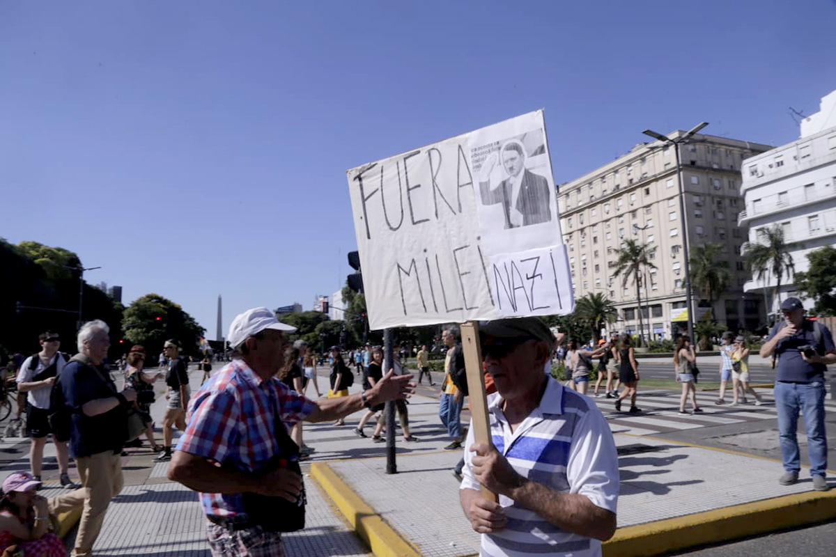 Postales de orgullo y lucha contra el fascismo 41 Postales de orgullo y lucha contra el fascismo