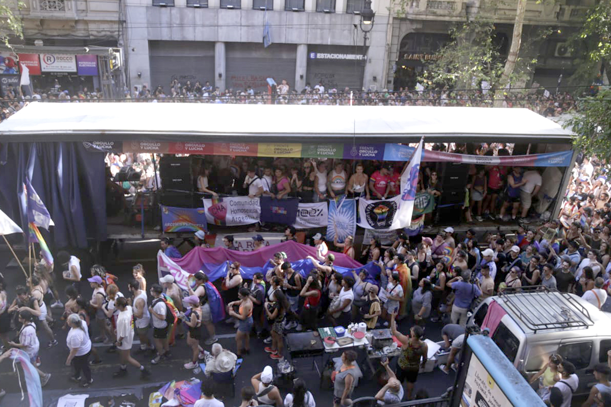 Postales de orgullo y lucha contra el fascismo 19 Postales de orgullo y lucha contra el fascismo