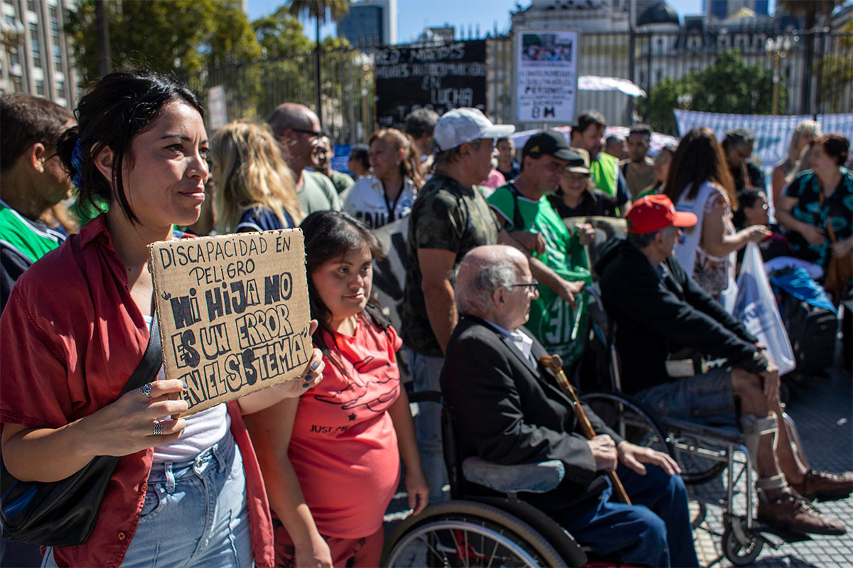 Gestión macrista en discapacidad: rampas mal construidas, déficit en señalización y bajo presupuesto